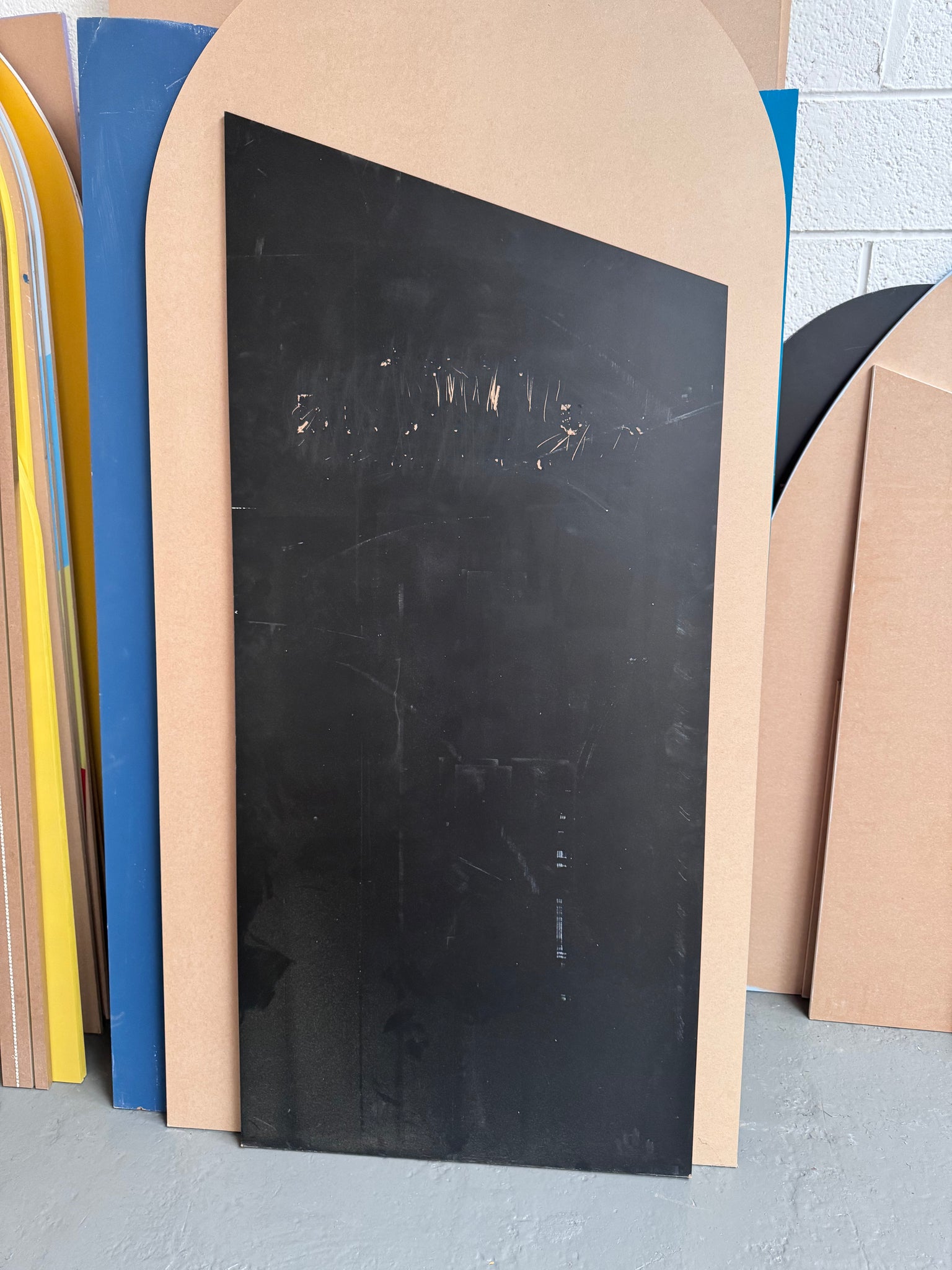 Sale Backdrop Right Angle with stand 83 x 184cm with stand. Will need repainting