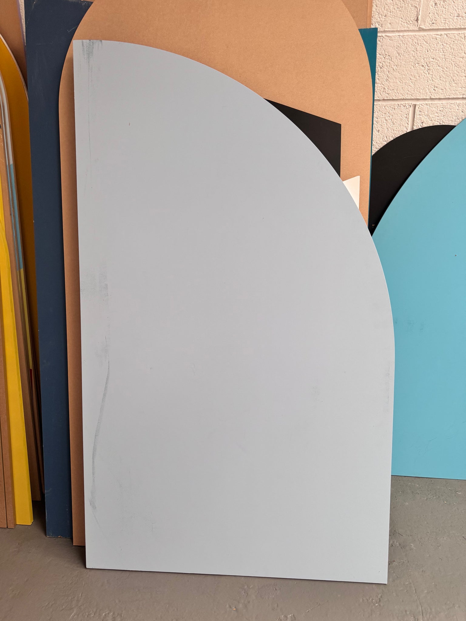 Sale Backdrop Right Arch with stand 107 x 183cm with stand. Will need repainting