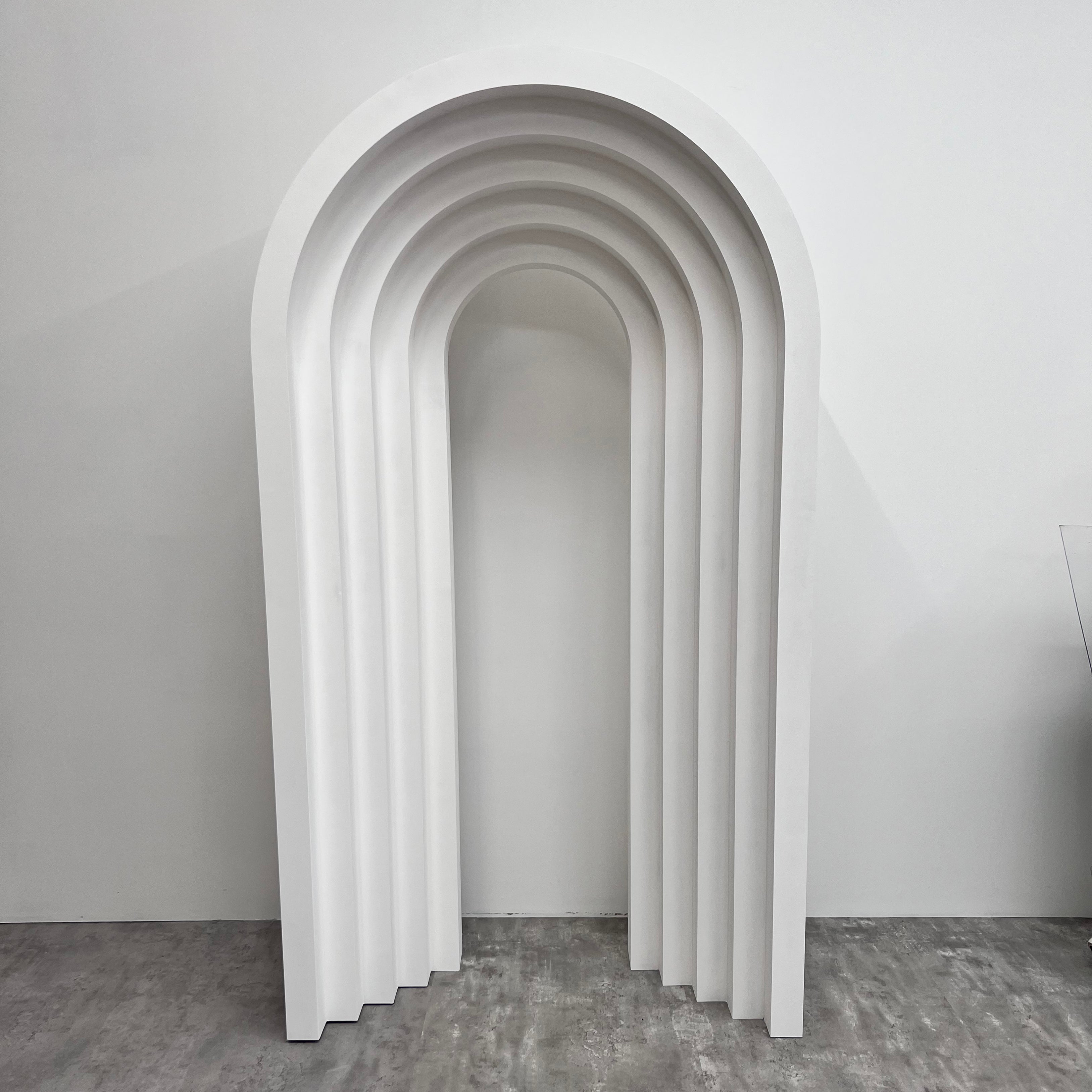 Slim Layered 3D Arch